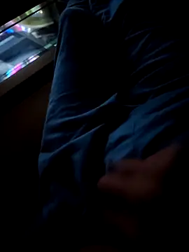 Snapshot of jonymoreno chatting on 11/30/25, 12:03 jonymoreno online show from 11/30/25, 12:03