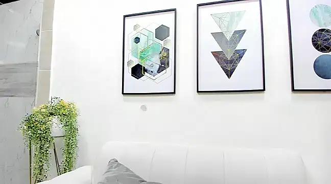 Snapshot of LilibetAndStrong chatting on 02/12/25, 05:48 LilibetAndStrong online show from 02/12/25, 05:48