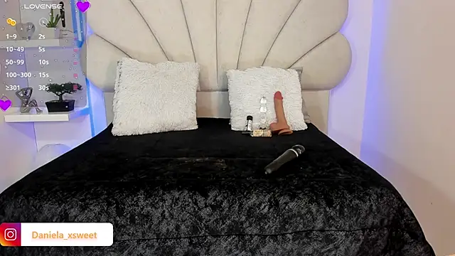 Danielaangelina online show from 11/23/25, 06:24