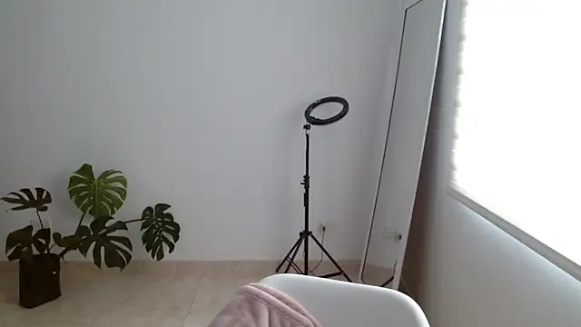 ggor4w33 online show from 02/02/25, 07:25