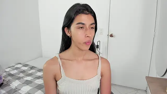 Snapshot of Mazikeen__18 chatting on 04/24/26, 01:13 Mazikeen 18 online show from 04/24/26, 01:13