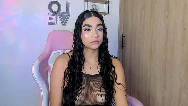 Snapshot of Bella_ricci_ chatting on 11/27/25, 01:07 Bella ricci online show from 11/27/25, 01:07