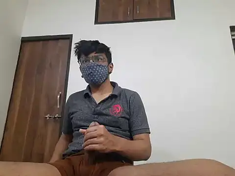 Snapshot of kk77102 chatting on 02/25/25, 05:58 kk77102 online show from 02/25/25, 05:58