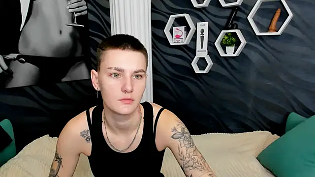 LindaBryantt online show from 02/08/25, 03:19