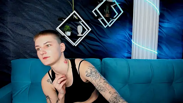 LindaBryantt online show from 03/17/25, 03:03