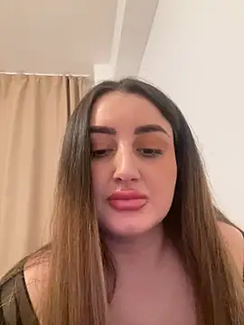 Snapshot of hotAlys chatting on 02/05/25, 11:17 hotAlys online show from 02/05/25, 11:17