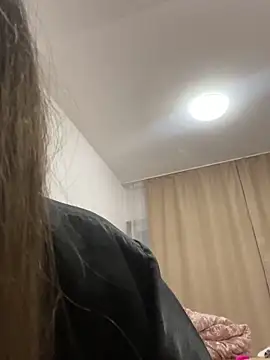 Snapshot of hotAlys chatting on 03/19/25, 02:05 hotAlys online show from 03/19/25, 02:05