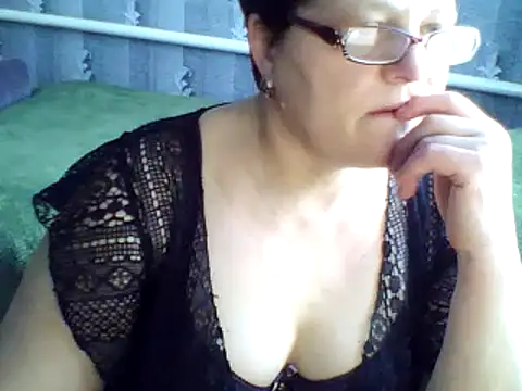 Snapshot of ElzaJewel chatting on 03/11/25, 12:06 ElzaJewel online show from 03/11/25, 12:06