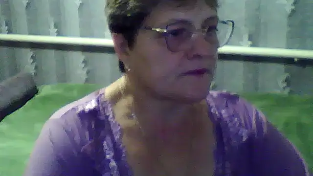 Snapshot of ElzaJewel chatting on 10/04/25, 06:06 ElzaJewel online show from 10/04/25, 06:06