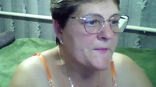 Snapshot of ElzaJewel chatting on 10/09/25, 06:39 ElzaJewel online show from 10/09/25, 06:39