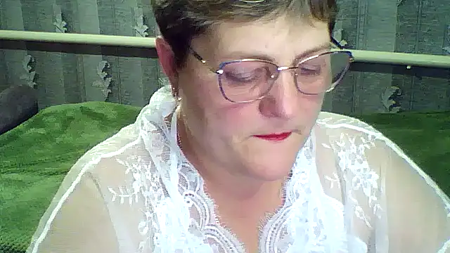 Snapshot of ElzaJewel chatting on 10/16/25, 05:03 ElzaJewel online show from 10/16/25, 05:03