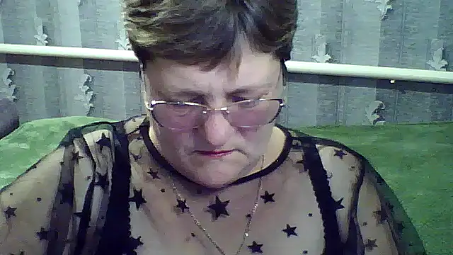 Snapshot of ElzaJewel chatting on 10/19/25, 04:40 ElzaJewel online show from 10/19/25, 04:40