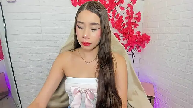 BarbieGirl    online show from 11/11/25, 05:40