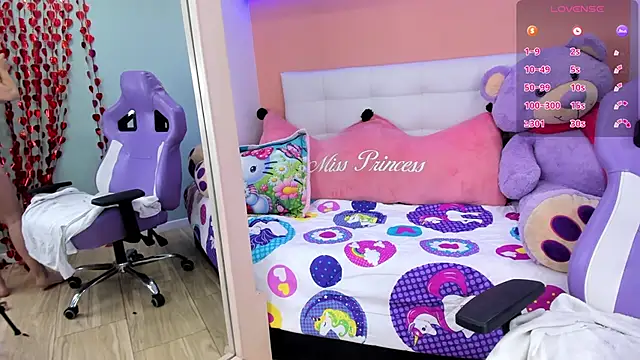 Snapshot of miss__lizeth chatting on 02/14/25, 09:21 miss lizeth online show from 02/14/25, 09:21