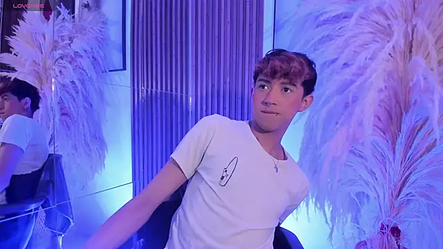 Snapshot of Allen_Starck chatting on 11/14/25, 03:16 Allen Starck online show from 11/14/25, 03:16