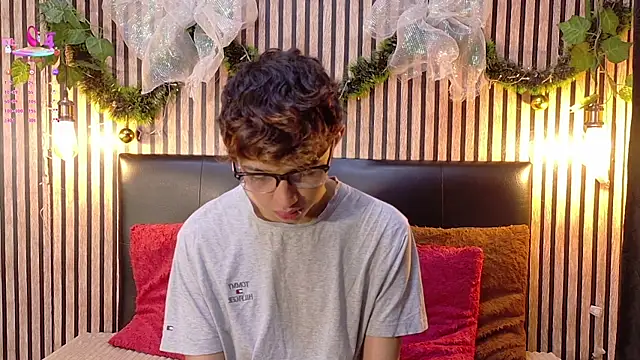 Snapshot of Allen_Starck chatting on 12/05/25, 08:05 Allen Starck online show from 12/05/25, 08:05