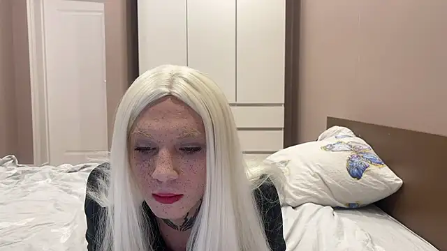 Snapshot of bad_lilyy chatting on 02/07/25, 11:34 bad lilyy online show from 02/07/25, 11:34