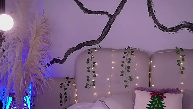 Snapshot of soidai_miiu chatting on 12/16/25, 09:31 soidai miiu online show from 12/16/25, 09:31