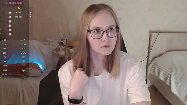 Agatha Mott online show from 09/15/25, 05:07