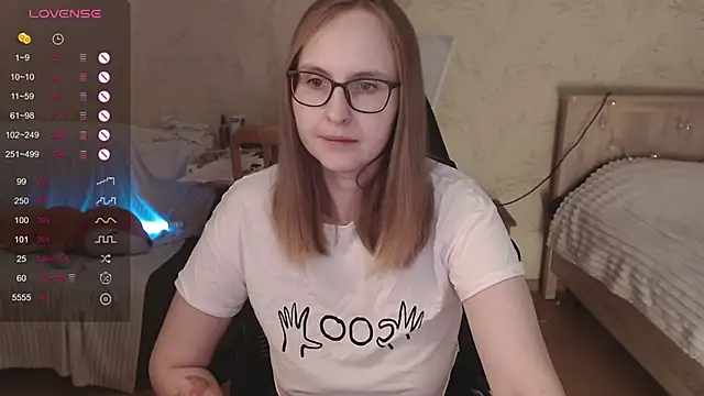 Agatha Mott online show from 10/05/25, 05:06