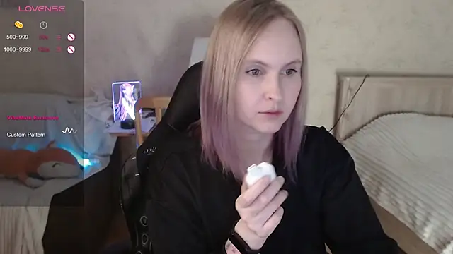 Agatha Mott online show from 10/11/25, 05:17