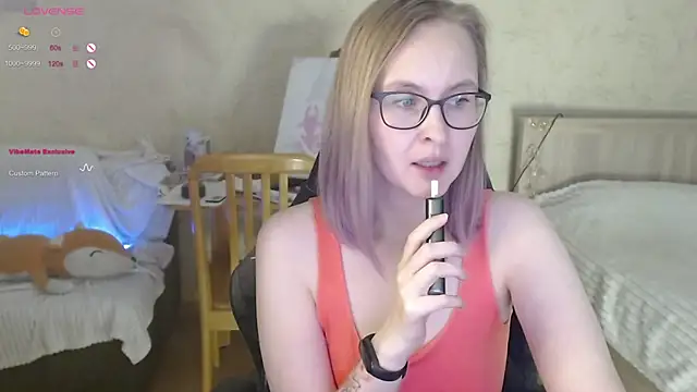 Agatha Mott online show from 10/20/25, 04:13