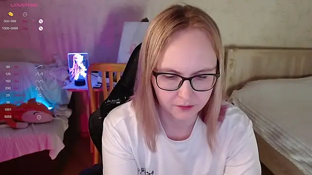 Agatha Mott online show from 11/08/25, 03:07