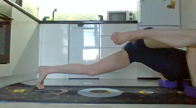 Snapshot of Katya_yoga chatting on 03/17/25, 04:29 Katya yoga online show from 03/17/25, 04:29
