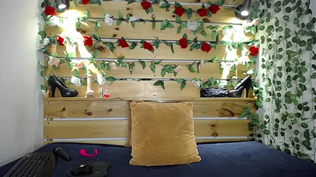 sharol heart  online show from 02/22/25, 03:45