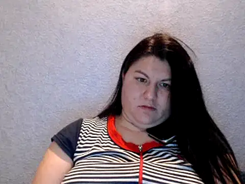 Snapshot of KiraSwee chatting on 12/10/24, 05:11 KiraSwee online show from 12/10/24, 05:11