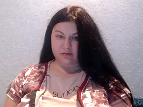 Snapshot of KiraSwee chatting on 01/11/25, 07:49 KiraSwee online show from 01/11/25, 07:49