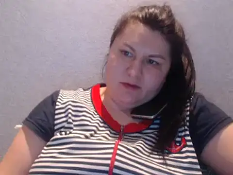 Snapshot of KiraSwee chatting on 03/01/25, 05:49 KiraSwee online show from 03/01/25, 05:49