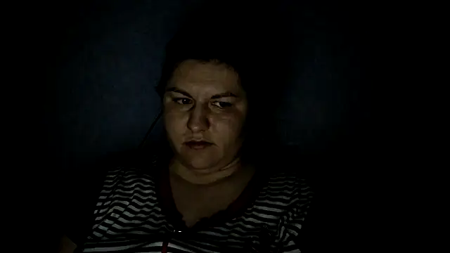 Snapshot of KiraSwee chatting on 03/07/25, 09:17 KiraSwee online show from 03/07/25, 09:17