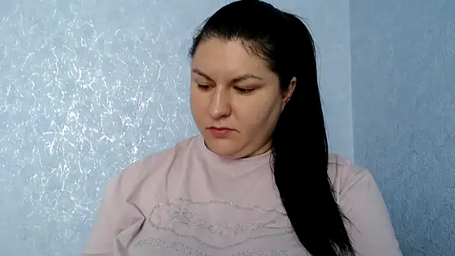 Snapshot of KiraSwee chatting on 09/09/25, 08:25 KiraSwee online show from 09/09/25, 08:25