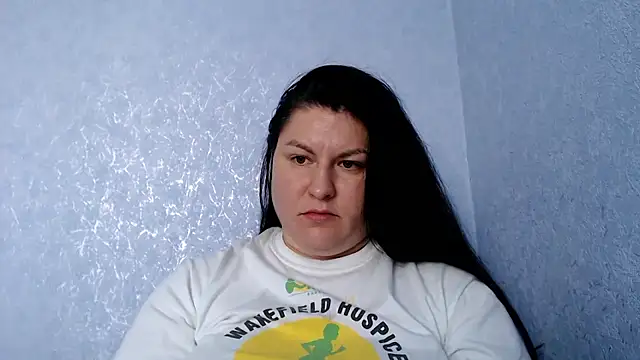 Snapshot of KiraSwee chatting on 09/11/25, 10:37 KiraSwee online show from 09/11/25, 10:37