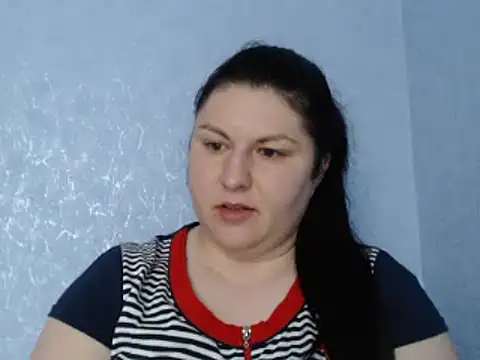 Snapshot of KiraSwee chatting on 09/22/25, 03:14 KiraSwee online show from 09/22/25, 03:14