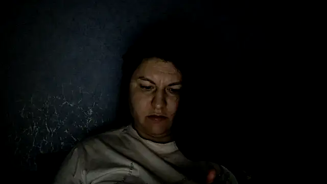 Snapshot of KiraSwee chatting on 11/21/25, 10:30 KiraSwee online show from 11/21/25, 10:30