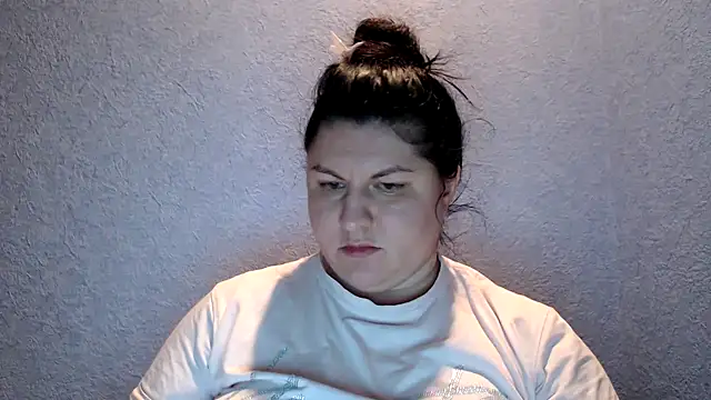 Snapshot of KiraSwee chatting on 11/22/25, 07:35 KiraSwee online show from 11/22/25, 07:35