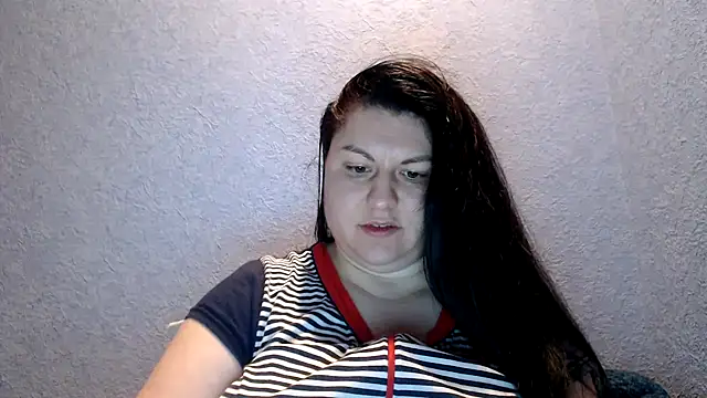 Snapshot of KiraSwee chatting on 11/28/25, 07:16 KiraSwee online show from 11/28/25, 07:16