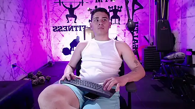 Gabriell ramirez online show from 10/06/25, 03:48