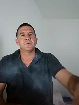 Snapshot of Mister1985 chatting on 10/19/25, 04:29 Mister1985 online show from 10/19/25, 04:29