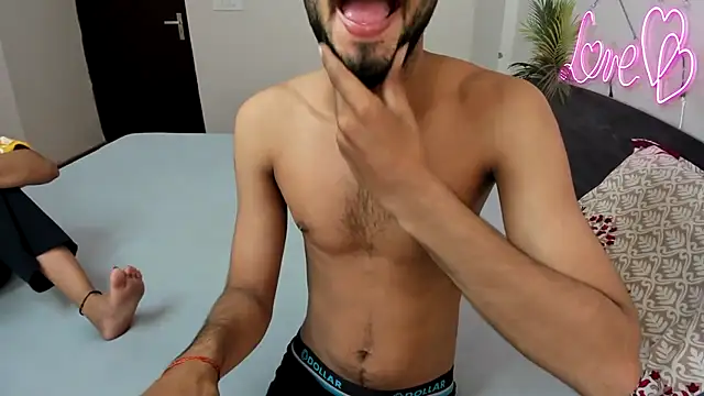 Queen Couple online show from 09/21/25, 03:41