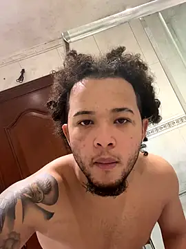 yeiyei oficial online show from 10/24/25, 05:42