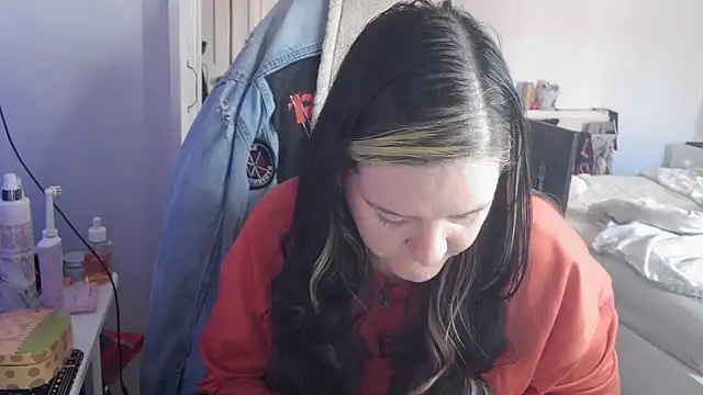 AureliaXOX online show from 09/16/25, 10:05