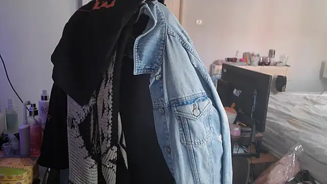 AureliaXOX online show from 09/24/25, 08:28