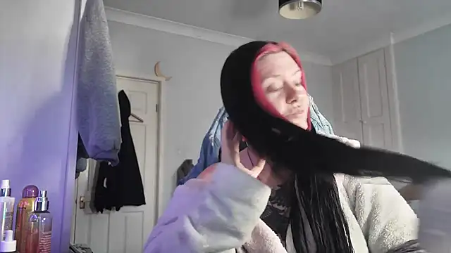 AureliaXOX online show from 11/02/25, 11:23