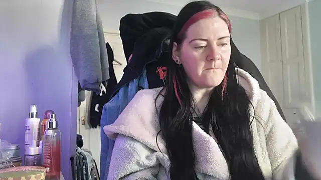 AureliaXOX online show from 11/03/25, 09:54