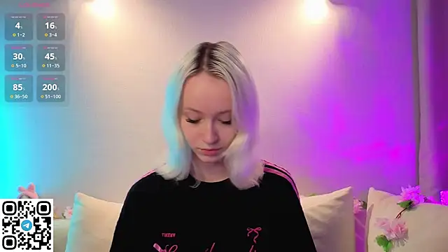 Snapshot of Anadeyaaa chatting on 11/14/25, 12:20 Anadeyaaa online show from 11/14/25, 12:20