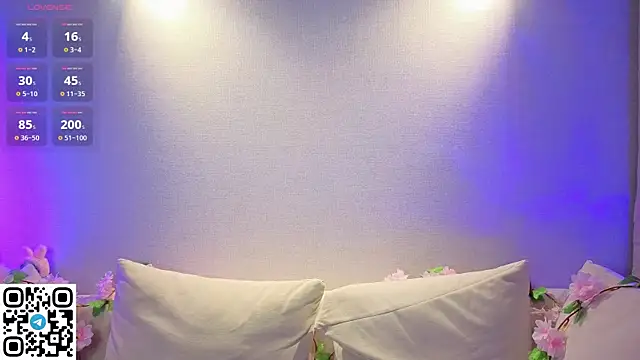 Snapshot of Anadeyaaa chatting on 11/17/25, 12:49 Anadeyaaa online show from 11/17/25, 12:49