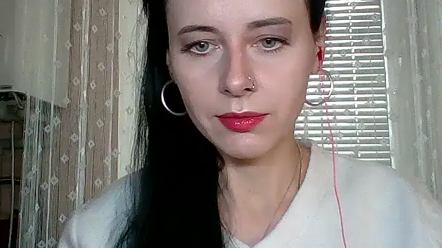 LuminousLady online show from 10/29/25, 10:17